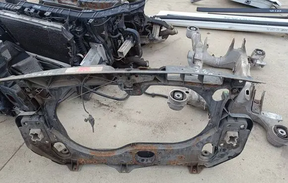 Audi A6 S6 C6 4F Radiator support slam panel bracket 