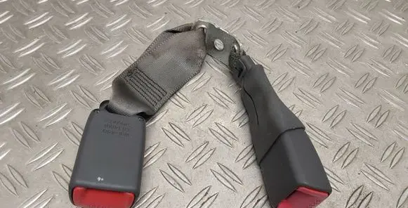 Toyota Prius (NHW20) Rear seatbelt buckle