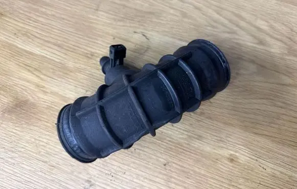 Volvo XC90 Turbo air intake inlet pipe/hose 30636854