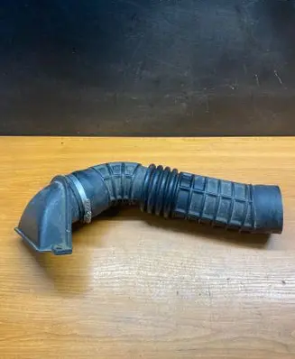 Air intake hose/pipe