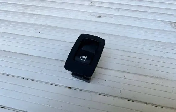BMW 1 F20 F21 Electric window control switch 9208106