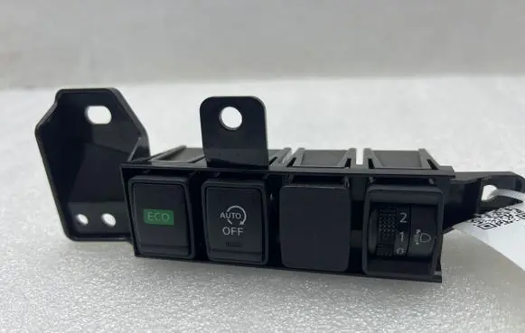 Nissan X-Trail T32 A set of switches 