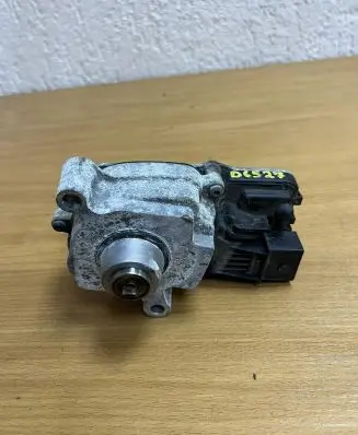 BMW X5 E70 Gearbox-reducer motor 27607619181 D6528
