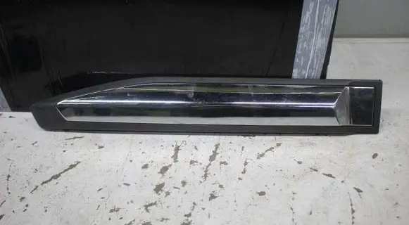 Suzuki Vitara (LY) Front door trim (molding) 