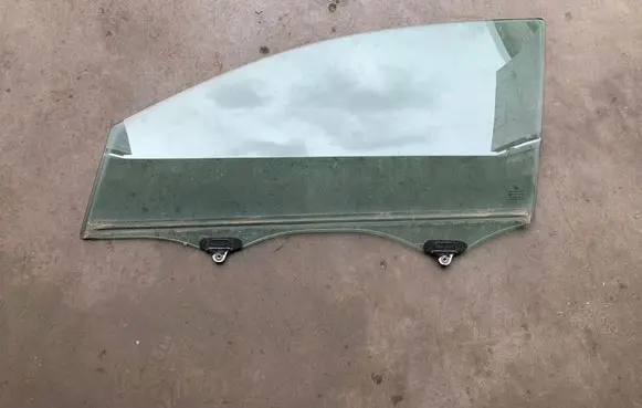 Honda CR-V Front door window glass four-door 43R00050 DOT24M62AS2