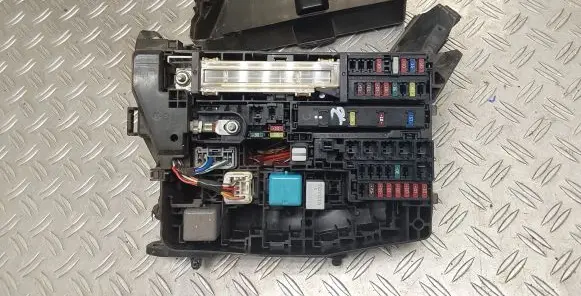 Toyota Auris 150 Fuse box set