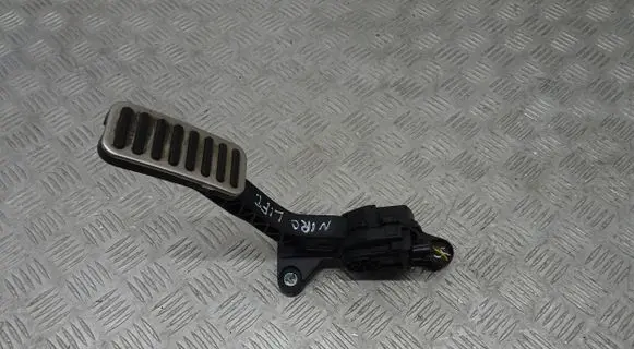 KIA Niro Accelerator throttle pedal 32728-G2100