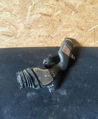 Mercedes-Benz CLS C219 Air intake duct part A6420907337