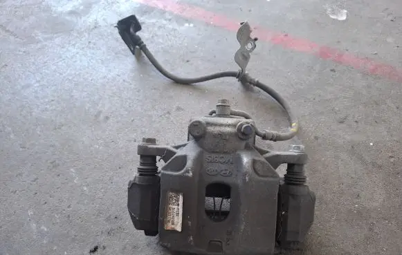 KIA Sportage Front brake caliper 58110D7700