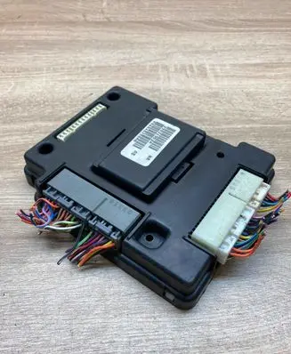Chrysler Sebring (ST-22 - JR) Fuse module P04602379AN 04602379AN