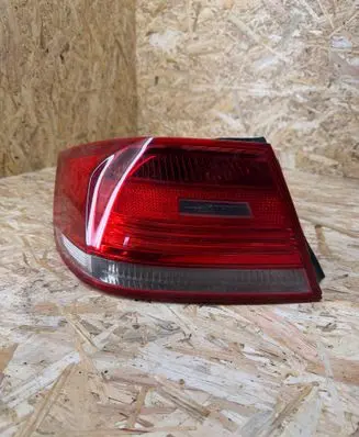 BMW 3 E92 E93 Rear/tail lights 4428213 480011 HLE92T1L