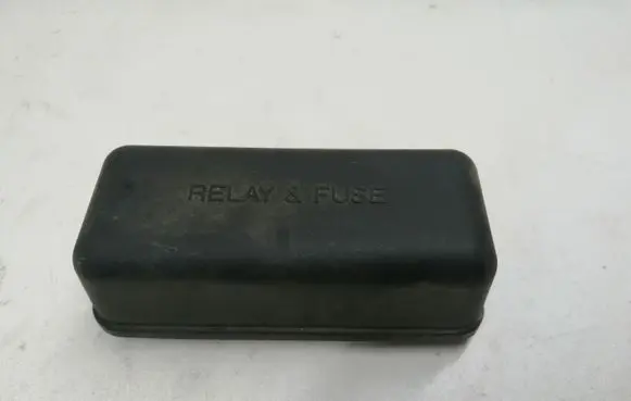 Lexus RX 330 - 350 - 400H Fuse box cover