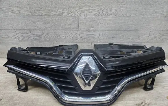 Renault Captur Front bumper upper radiator grill 623102335R