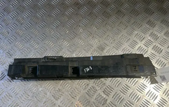 Sill/side skirt trim