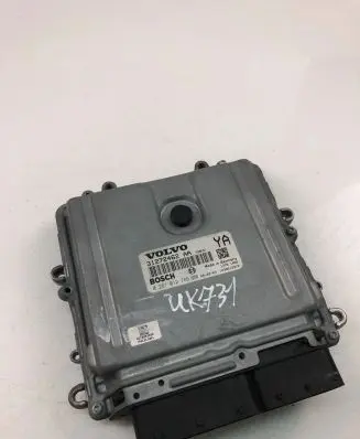 Volvo XC70 Engine control unit/module ECU 31272462AA 0281012765