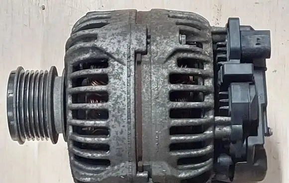 Skoda Fabia Mk2 (5J) Generator/alternator 045903023A