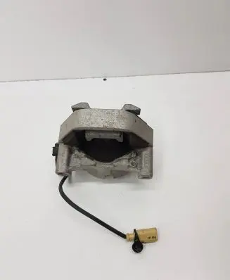 Engine mount bracket