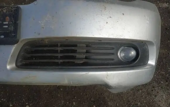Subaru Legacy Front bumper lower grill