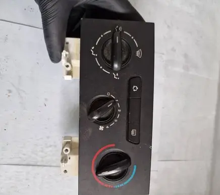 Citroen C4 I Climate control unit C2567 C2567M152T