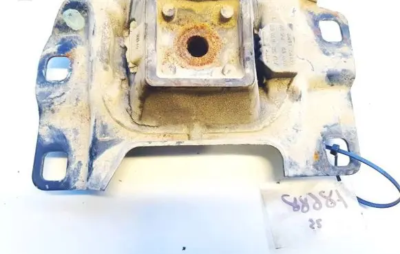 Volvo V50 Engine mount bracket 3m517m121 3m51-7m121