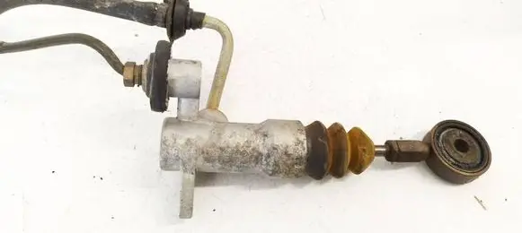 Volkswagen PASSAT B5 Clutch master cylinder 8D1721401B