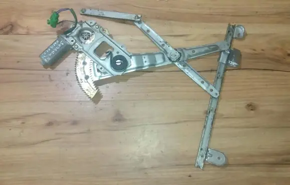 Subaru Legacy Sliding door window regulator with motor