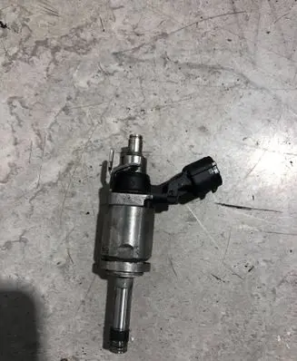 Fuel injector
