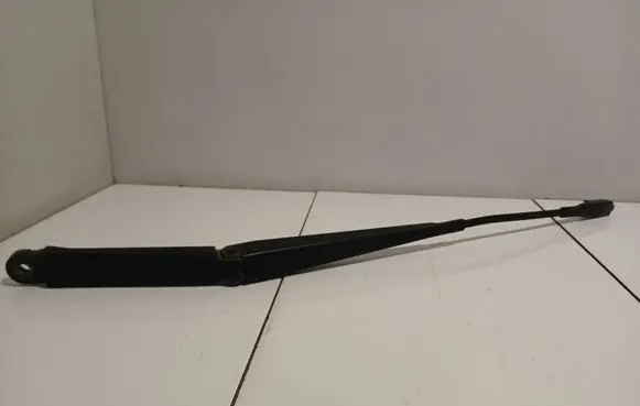 Volvo XC90 Front wiper blade arm 30753819