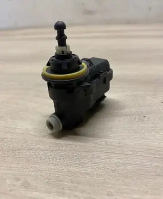 Toyota Aygo AB40 Headlight level adjustment motor 90013783