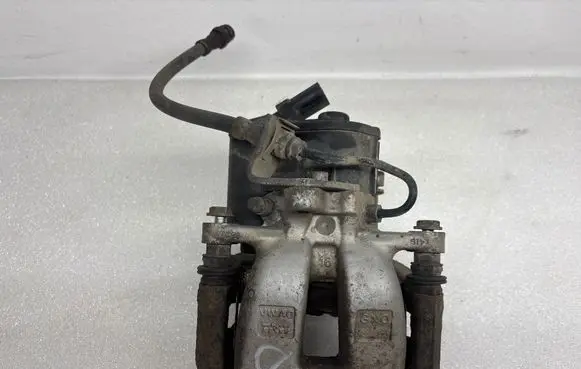 Volkswagen PASSAT B6 Rear brake caliper
