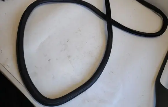 Audi A4 S4 B9 Rear door rubber seal (on body) 8W5833721B