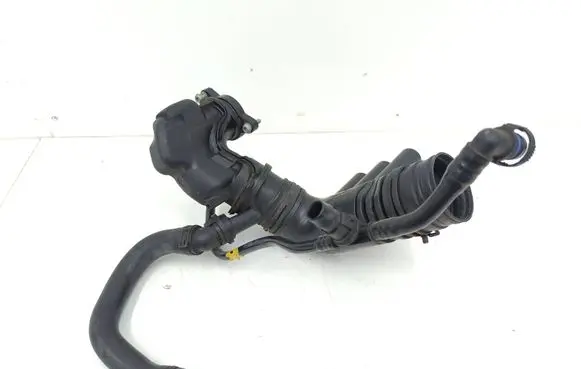 Volkswagen Jetta VI Turbo air intake inlet pipe/hose 04E129656H 04E129651C