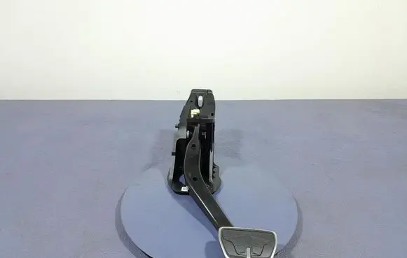 BMW 3 G20 G21 Accelerator throttle pedal 6891123