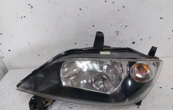 Mazda 2 Headlight/headlamp