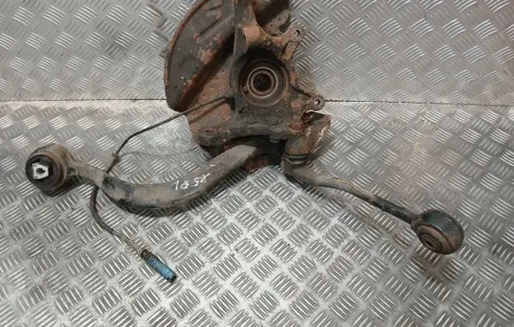 BMW X5 E53 Front wheel hub spindle knuckle