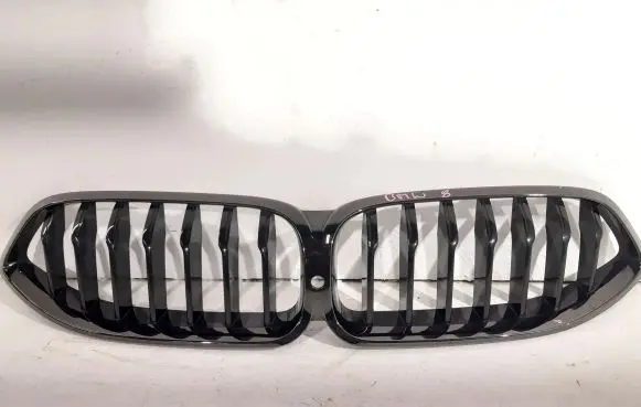 BMW 8 G14 Front bumper upper radiator grill 7449425 7449421