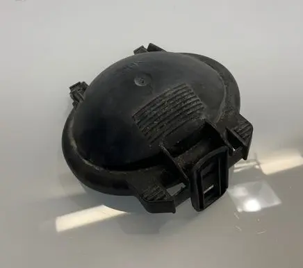 Mercedes-Benz C W203 Headlight/headlamp dust cover 69067908 1305219099 8906199081