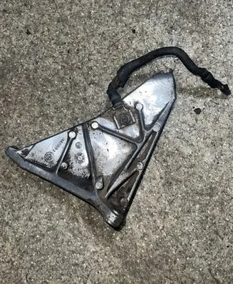 BMW 7 E32 Engine mounting bracket 1129806