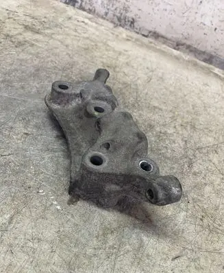 Citroen C4 Cactus Engine mounting bracket