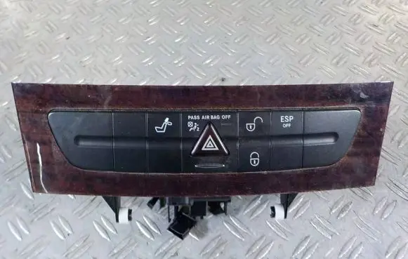 Mercedes-Benz E W211 Hazard light switch A2116800552