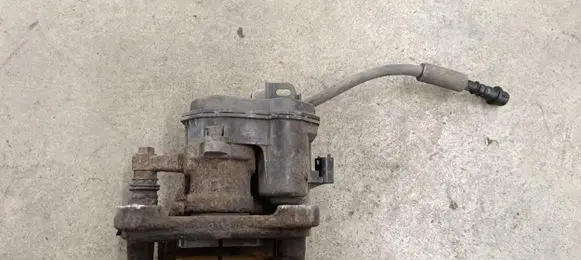Opel Insignia B Rear brake caliper 84199612