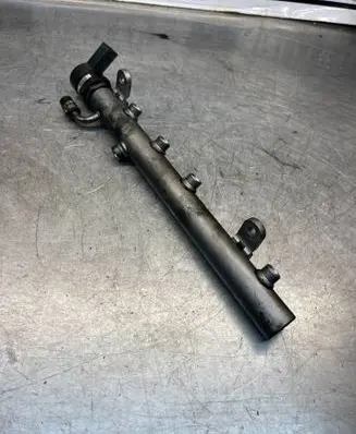 Mercedes-Benz E W211 Fuel main line pipe A6420700495
