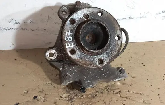 BMW 1 E81 E87 Front wheel hub spindle knuckle