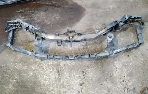 Ford Focus Radiator support slam panel bracket 
