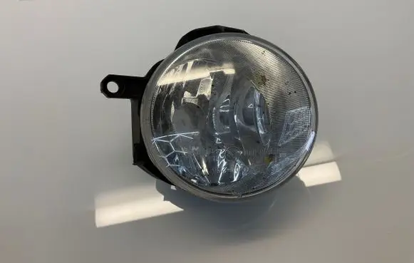 Toyota C-HR I Front fog light 90008497 8122002110 05062013