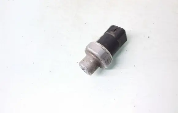Volkswagen PASSAT B5.5 Air conditioning (A/C) pressure sensor 8D0959482B