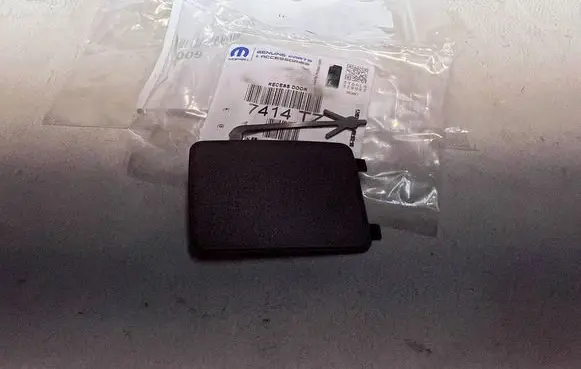 Peugeot 308 Front tow hook cap/cover 9680484977