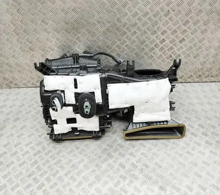 KIA Sorento IV Interior heater climate box assembly 97205P2000