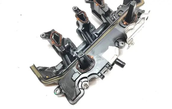 Nissan Navara D23 Intake manifold 118305765R 3345
