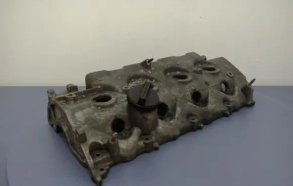 Toyota Corolla Verso E121 Rocker cam cover 